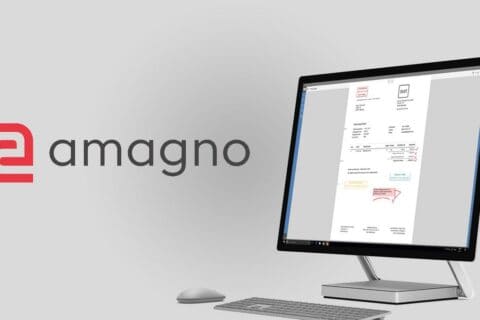 Logo und Schriftzug „amagno“ in Rot und Grau links vor hellgrauem Hintergrund, rechts ein moderner Computerbildschirm mit geöffneter Dokumentenansicht, darunter Tastatur und Maus, symbolisiert digitale Dokumentenverwaltung und Digitalisierungslösungen.